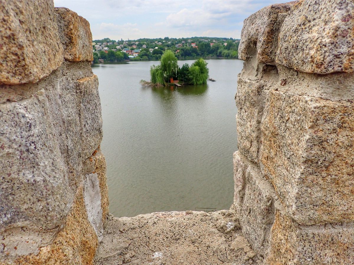 Charlengovo Castle