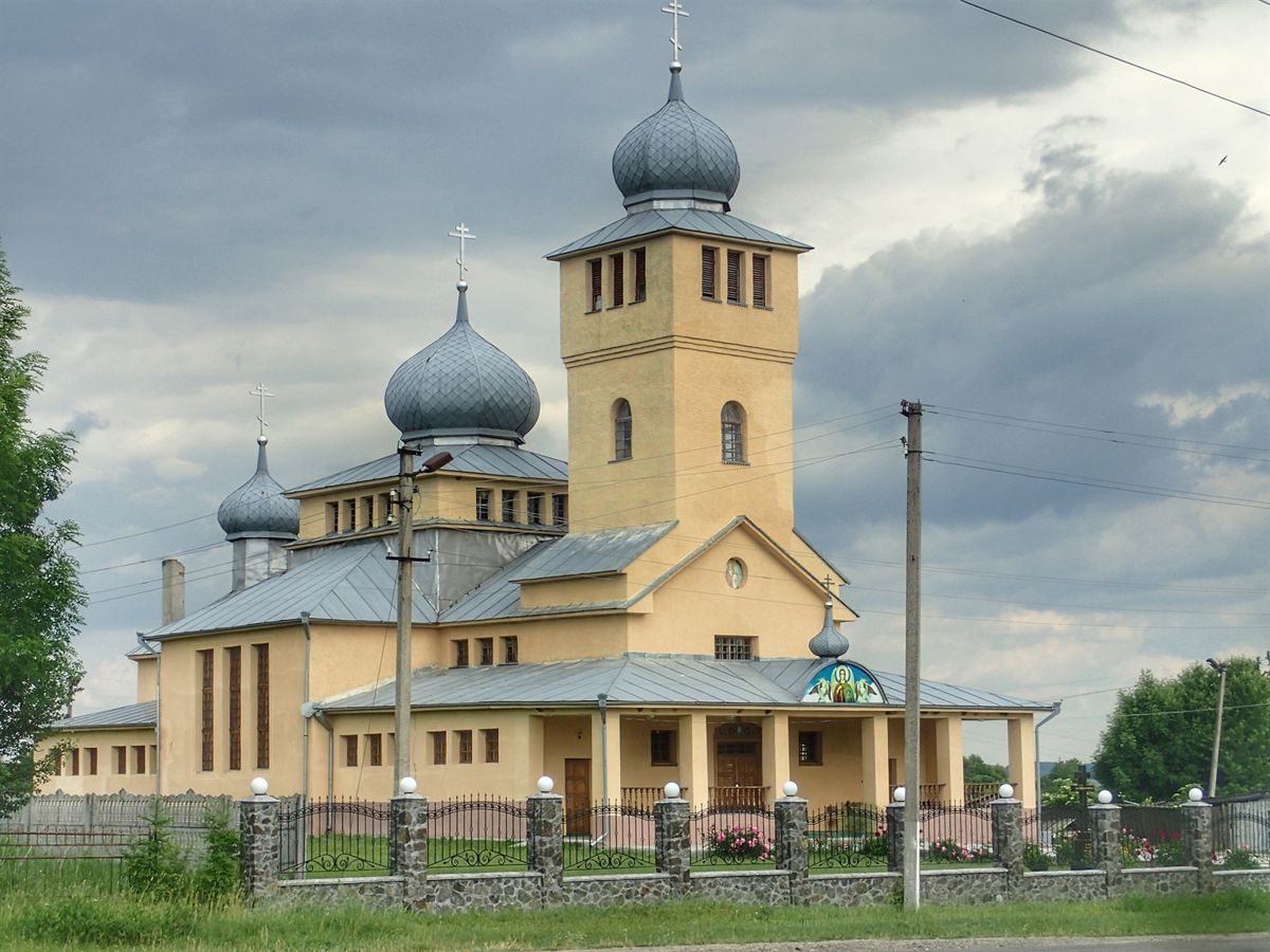 Церкви в Деражанах