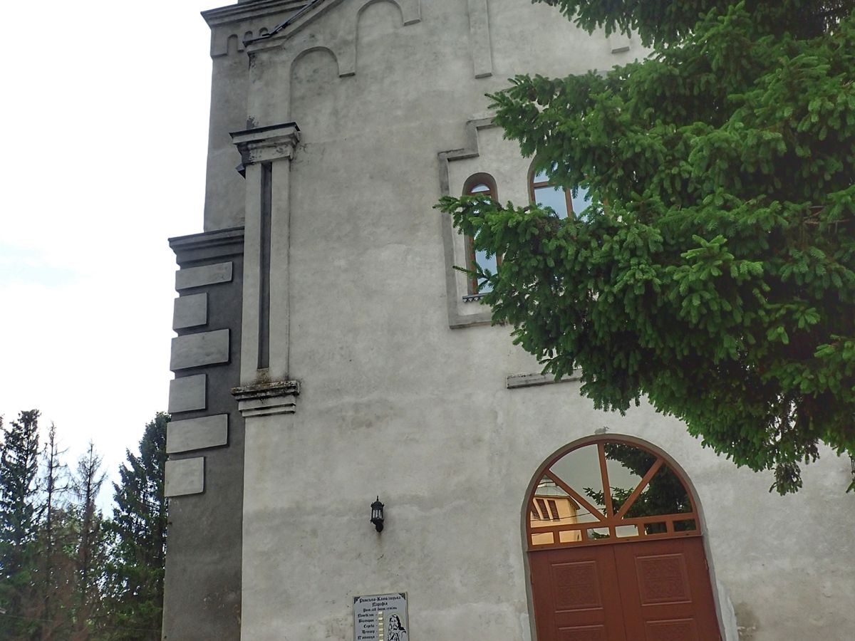 Церкви в Деражанах
