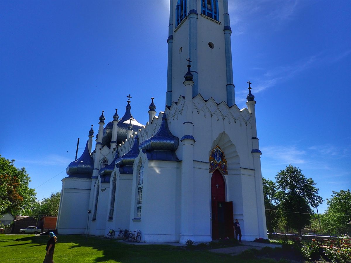 Спасо-Преображенская церковь в селе Мошни