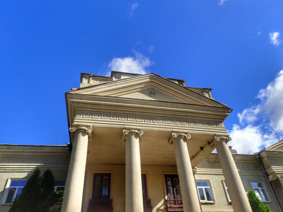Палац Четвертинських