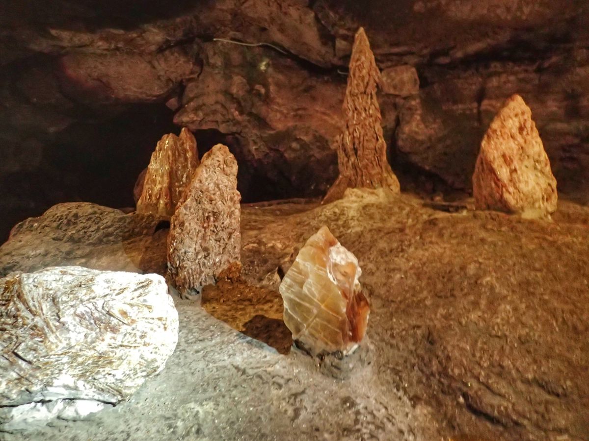 Verteba Cave