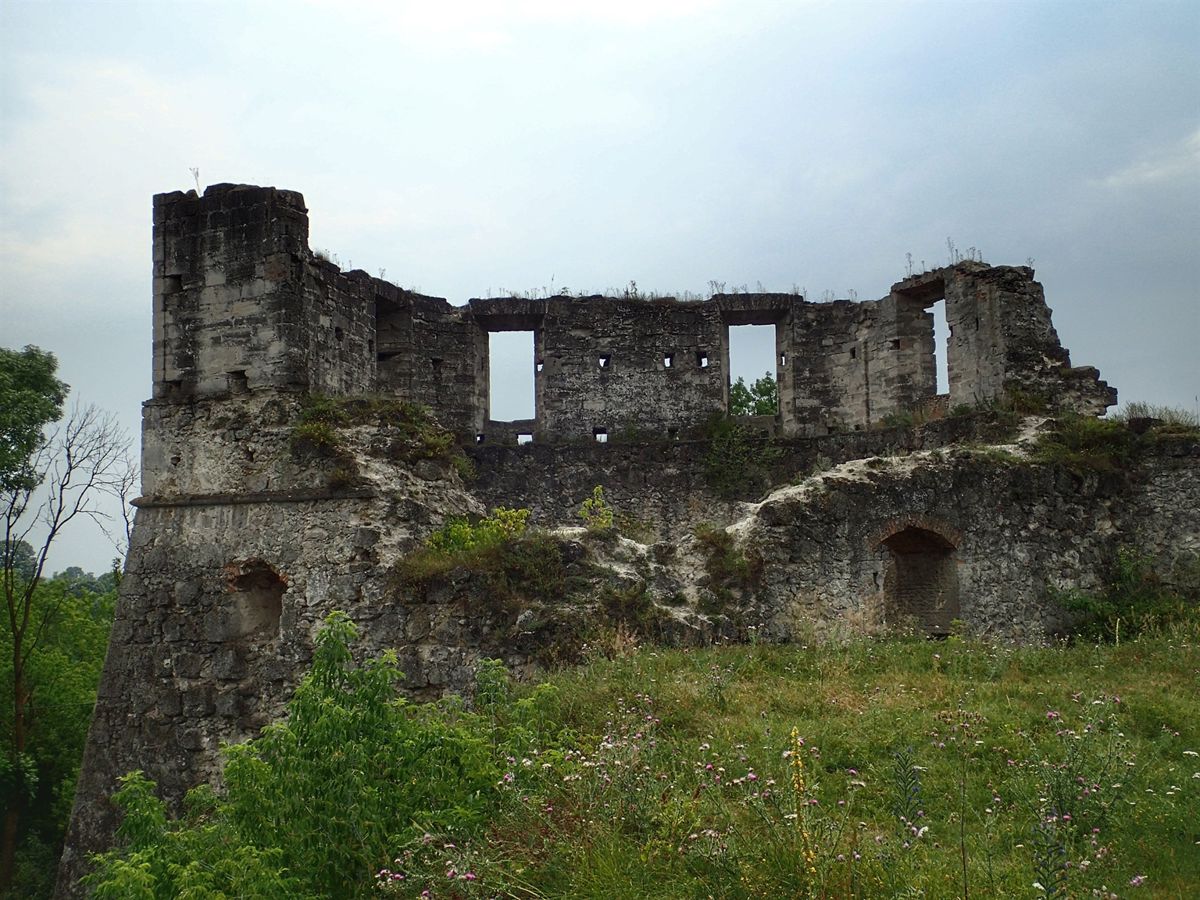 Toky Castle
