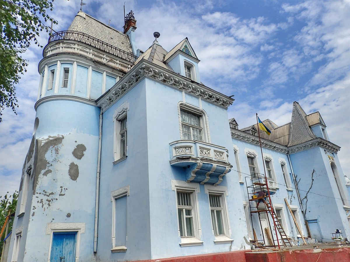 Kurys Palace