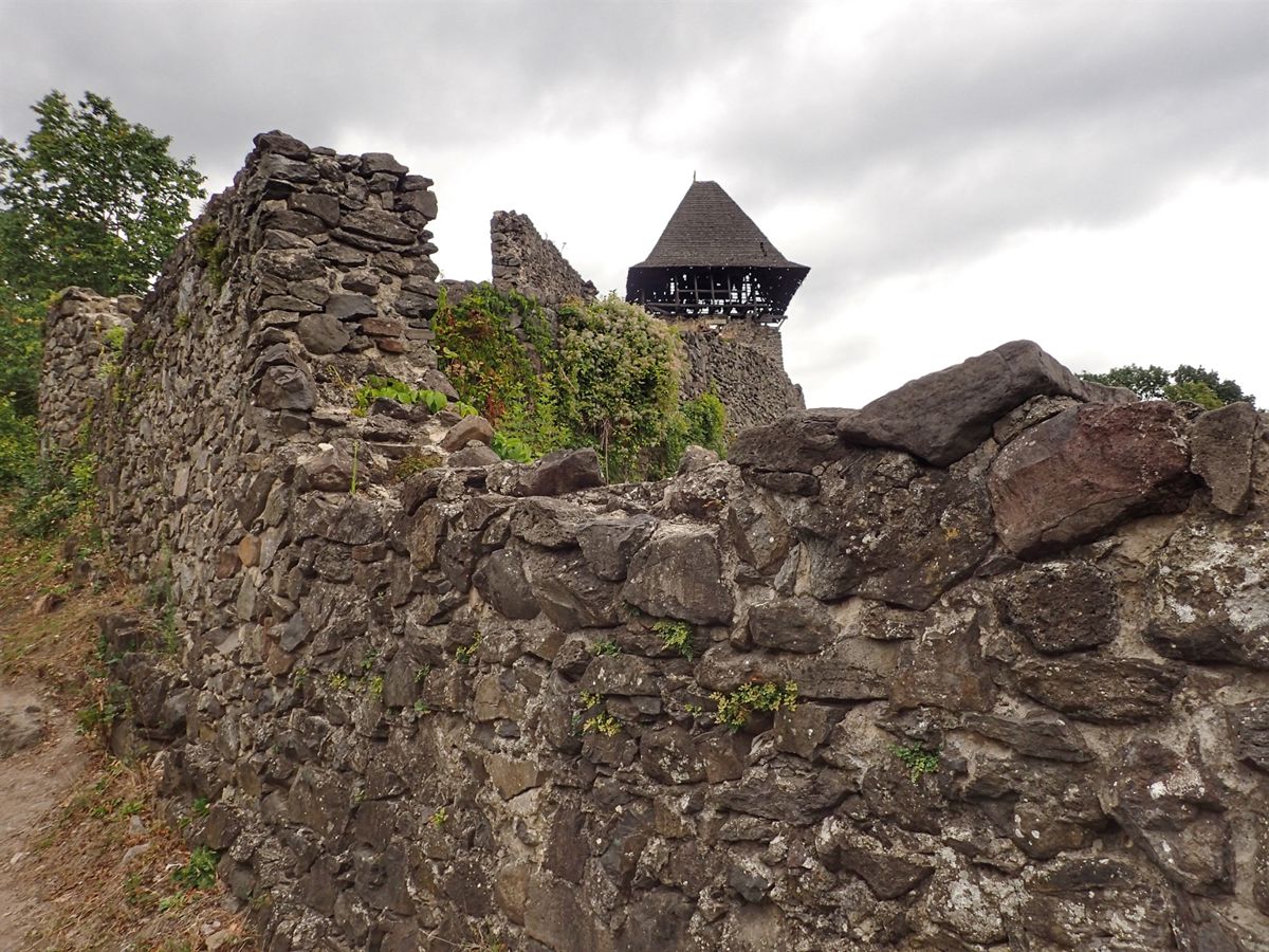 Nevitski Castle