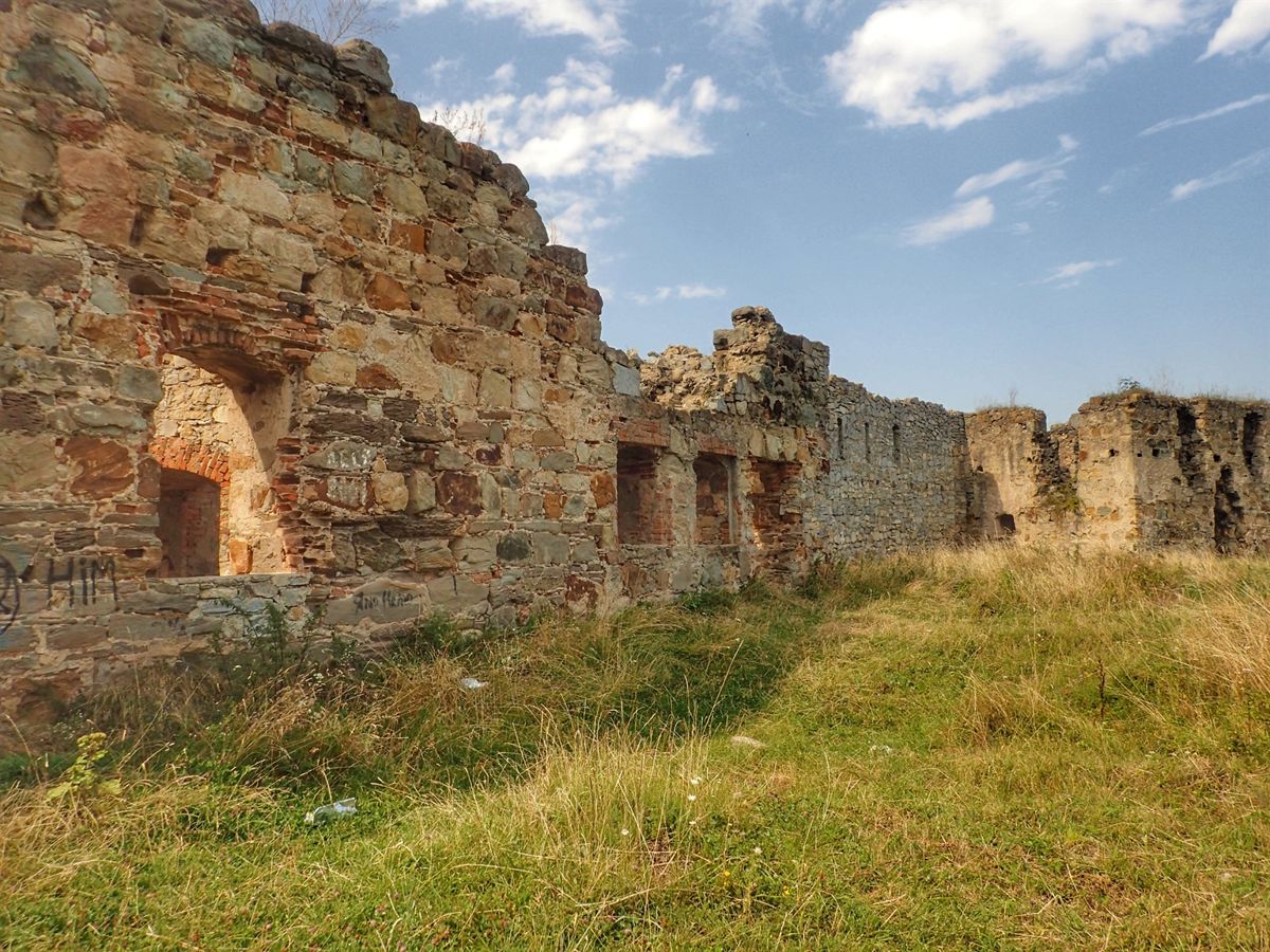 Pinew Castle