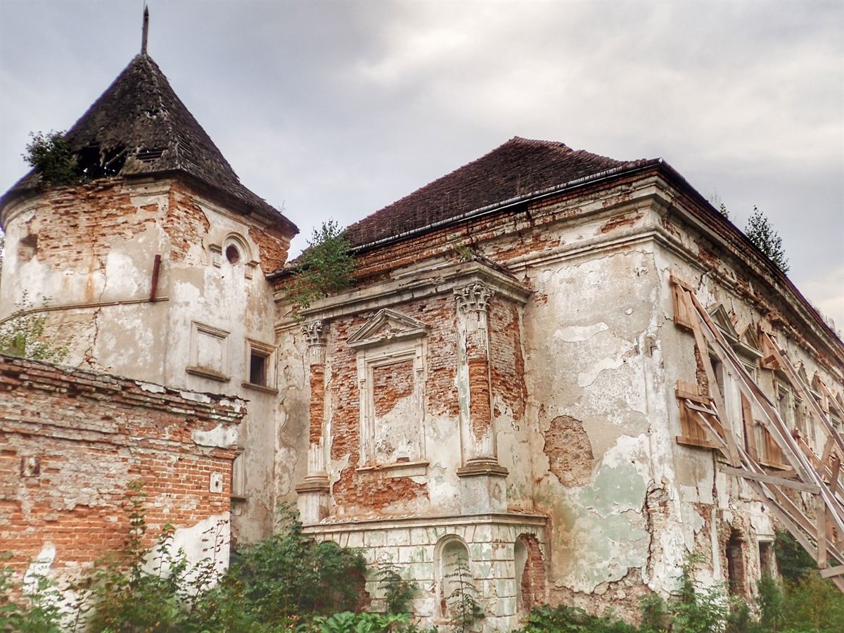 Pomoroski Castle